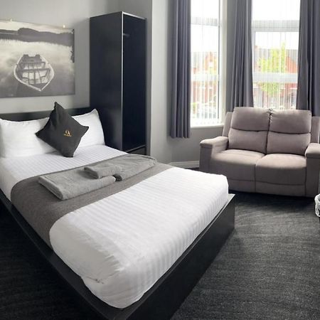 Citi North Hotell Belfast Exteriör bild